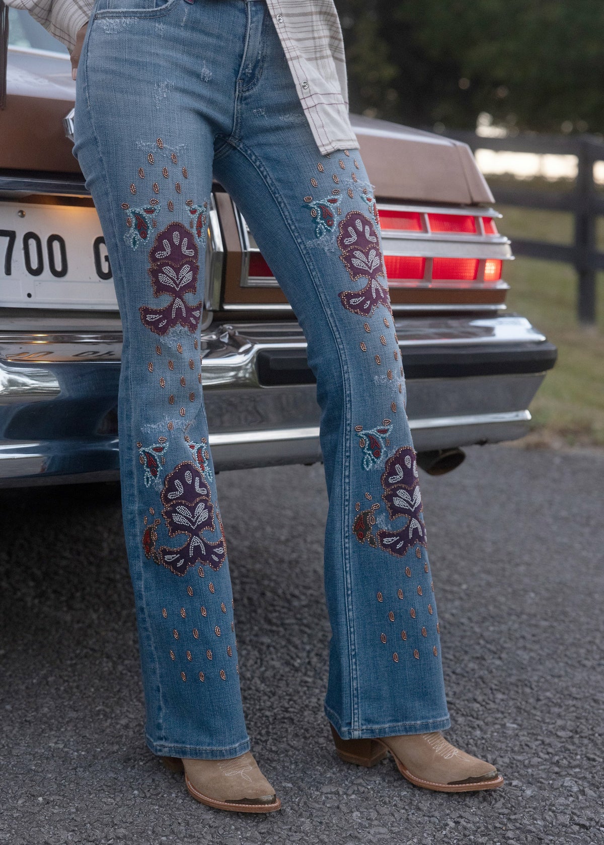 Idyllwind Briley Medium Wash Mid Rise Embellished Stretch Bootcut Jeans